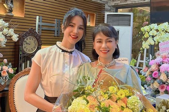 Diệp Lâm Anh mừng sinh nhật mẹ chồng giữa tâm bão ly hôn