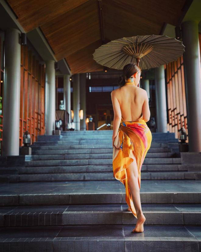 Huyền Baby hoá thân thành món quà, khoe đường cong bốc lửa-5