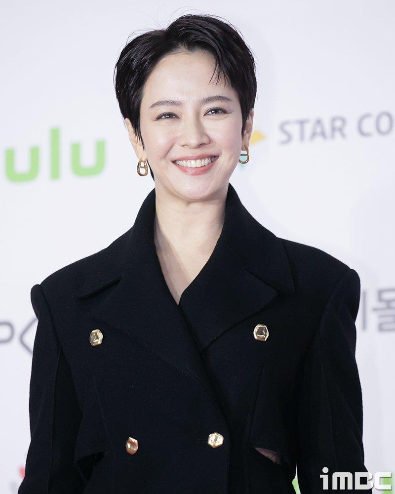 Sao Hàn cắt tóc tém: Song Ji Hyo chạm đỉnh thần thái ở tuổi 40-4