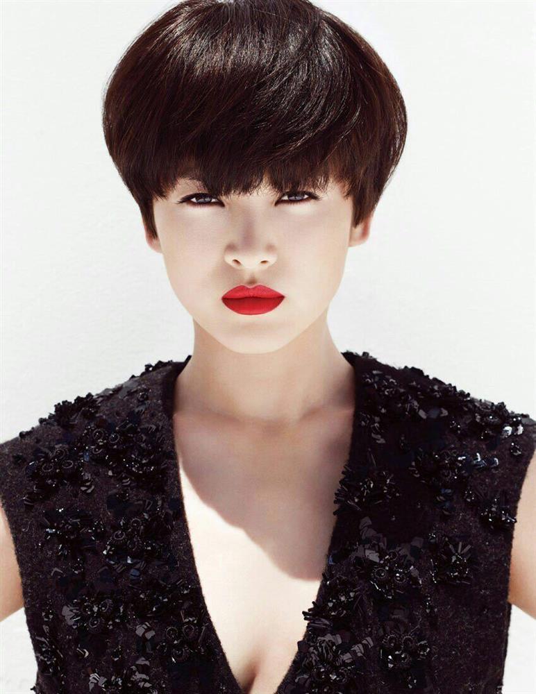 Sao Hàn cắt tóc tém: Song Ji Hyo chạm đỉnh thần thái ở tuổi 40-11