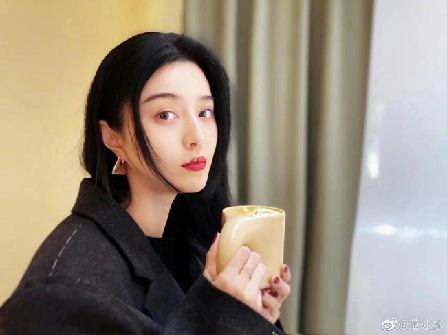 Đều vướng vào lùm xùm phong sát, Phạm Băng Băng vượt Triệu Vy-3