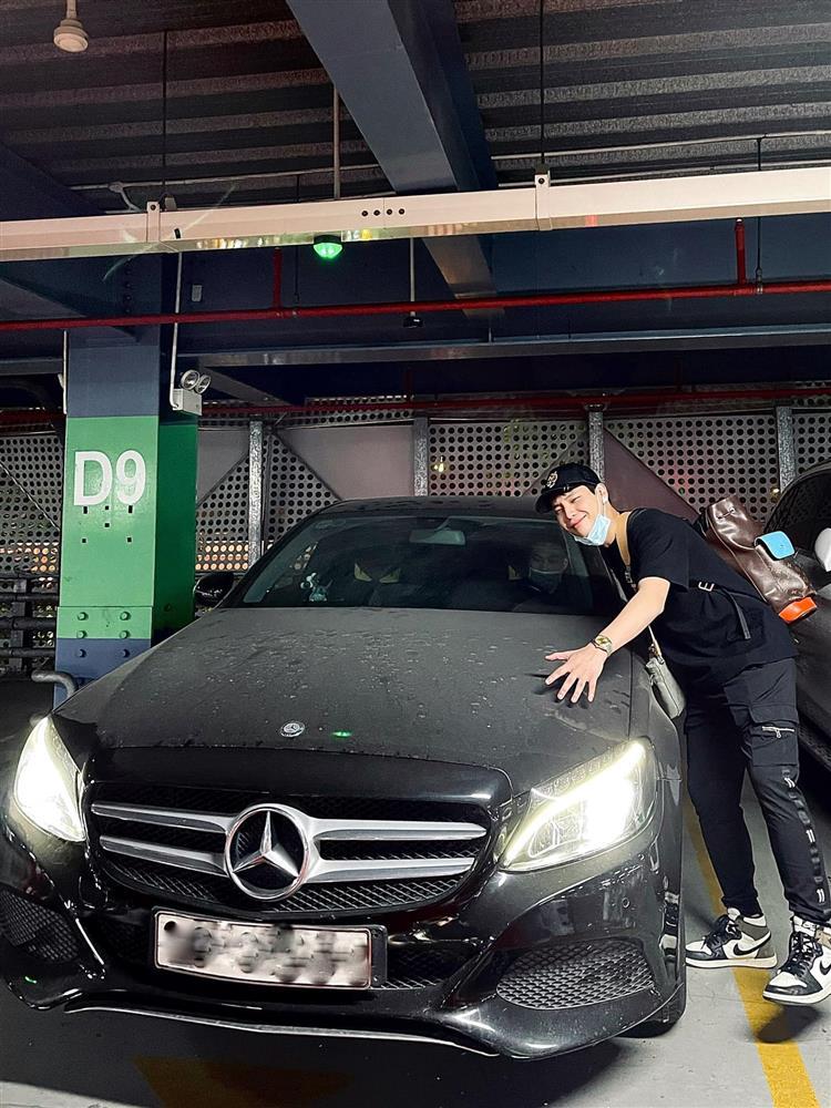 Mỹ nam Vbiz khóc không ra tiếng với hóa đơn gửi xe 22 triệu-2