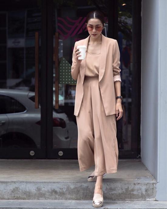 Đi ăn cưới xịn đét mà không át cô dâu, nhìn Hà Tăng mà học!-9