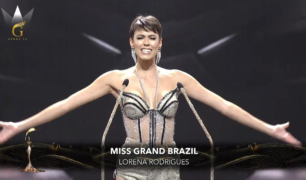 Thùy Tiên và dàn thí sinh chào sân-5