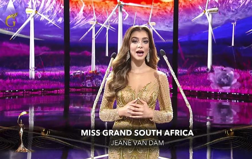 Thùy Tiên và top 5 thi ứng xử-6