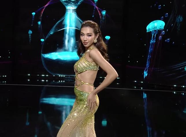 Thùy Tiên chiếm spotlight nhờ váy lộ ngực bạo nhất Miss Grand!-1