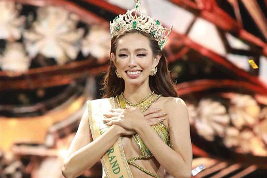 Thùy Tiên đăng quang, nhiều shop online làm điều sốc cho khách