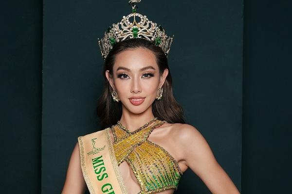 Thùy Tiên đời thường makeup cực bén, diện đủ thứ đồ hiểm hóc-17