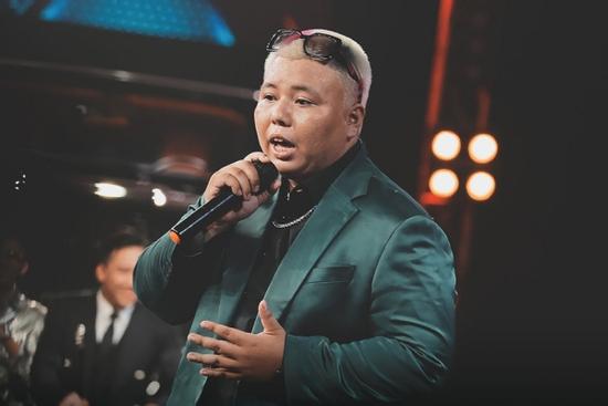 Rap Việt tập 8: 'Quái vật' team Rhymastic được Wowy so với chim họa mi