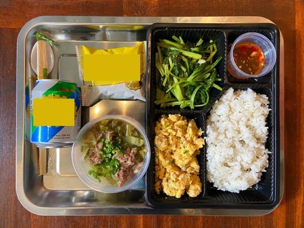 Khoảnh khắc Tân Hoa hậu Thuỳ Tiên chuẩn bị bếp ăn từ thiện mùa dịch gây bão trở lại-8