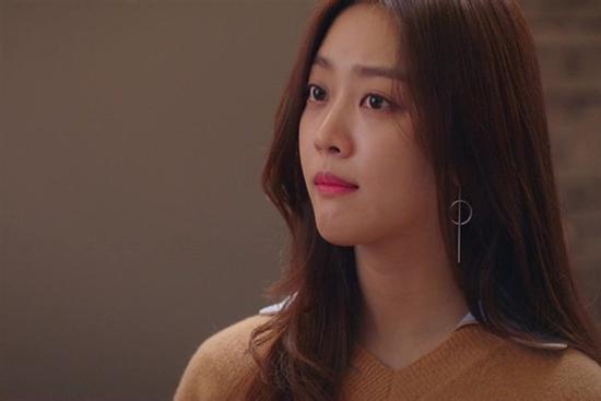 Lao vào khách sạn định đánh ghen thay mẹ chồng nhưng sự thật khiến tôi hóa đá