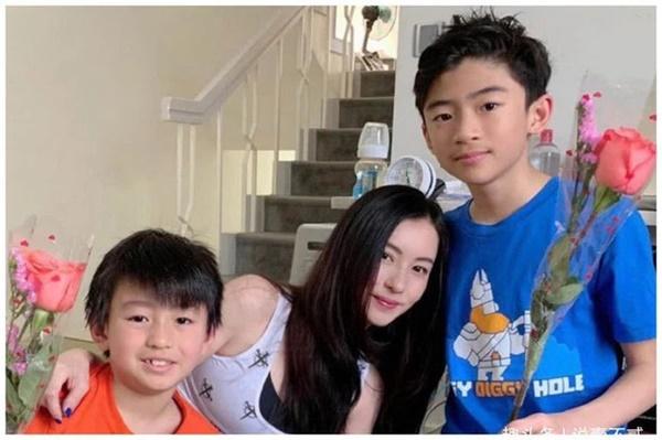 Con trai Tạ Đình Phong quyết không đi ăn cùng bố, nói 1 câu oán hận-2