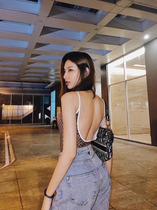 Thùy Tiên đời thường makeup cực bén, diện đủ thứ đồ hiểm hóc-6