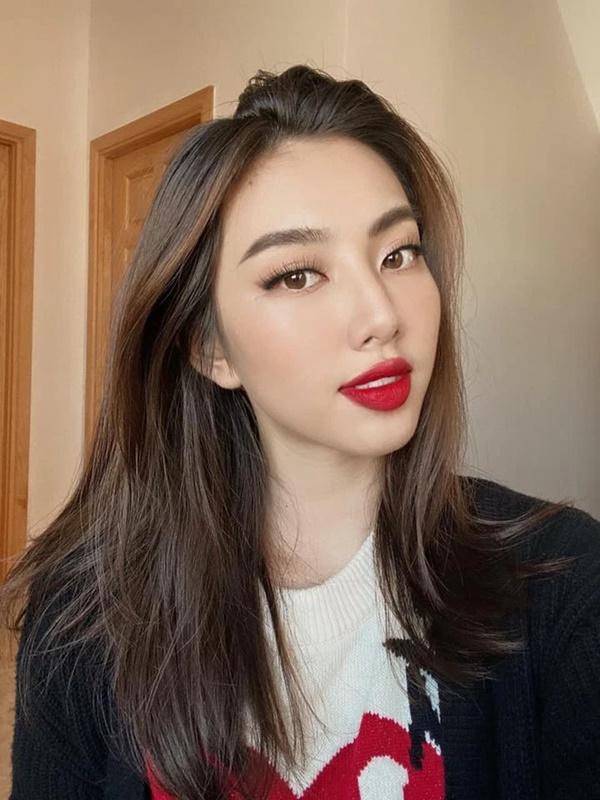 Thùy Tiên đời thường makeup cực bén, diện đủ thứ đồ hiểm hóc-14