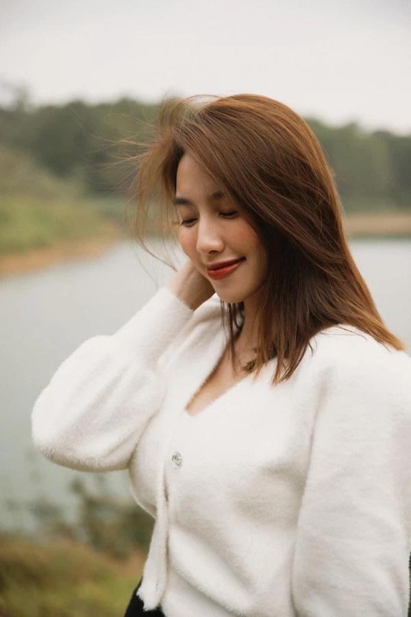 Thùy Tiên đời thường makeup cực bén, diện đủ thứ đồ hiểm hóc-16