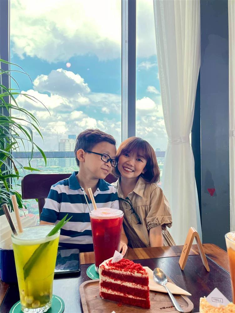 Cuộc sống không con cái của vợ chồng thầy giáo tí hon-4