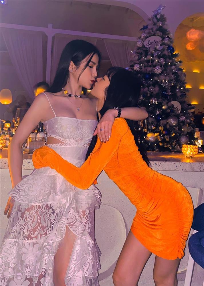 Sexy gái hư ở đâu chứ Diệp Lâm Anh bên mẹ chồng là ngoan 1 phép-16