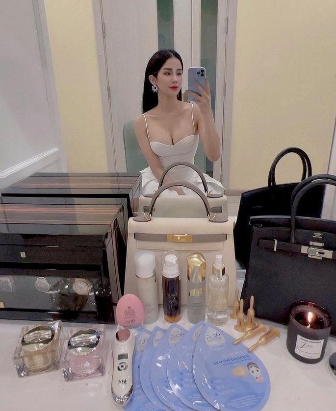 Sexy gái hư ở đâu chứ Diệp Lâm Anh bên mẹ chồng là ngoan 1 phép-11