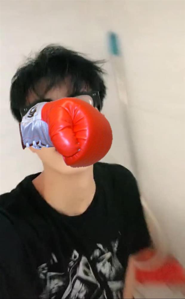 Dân mạng kinh tởm TikToker quay cảnh đi ẻ rồi khoe khắp nơi-1