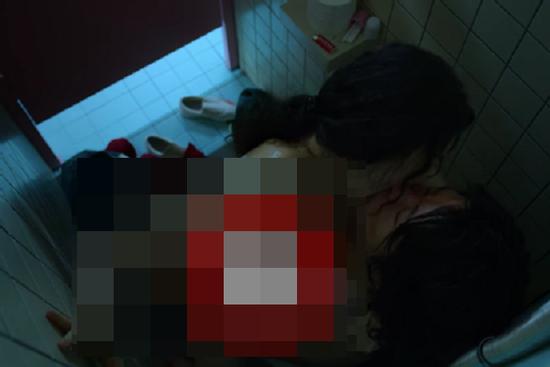 Cặp đôi nude 100% khi đóng cảnh hot phủ sóng toàn cầu