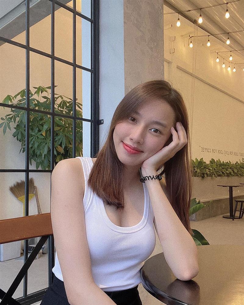 Style trang điểm thường ngày của Thùy Tiên-5