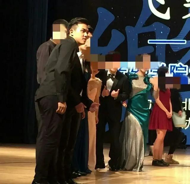 Tình trẻ Trương Vũ Kỳ bị tố phẫu thuật thẩm mỹ-3