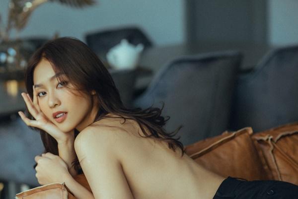 Khả Ngân ngoài đời là một hot girl, diễn viên quyến rũ, xây dựng hình tượng 