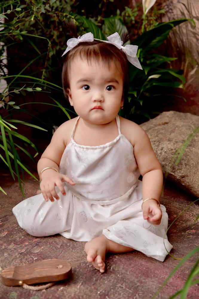 Mạc Văn Khoa khoe lễ thôi nôi chuẩn rich kid của con gái-5