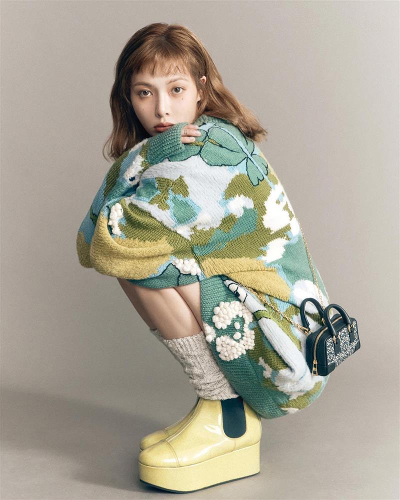 Mùa đông lạnh giá nhưng HyunA mix đồ thời trang phang thời tiết-2