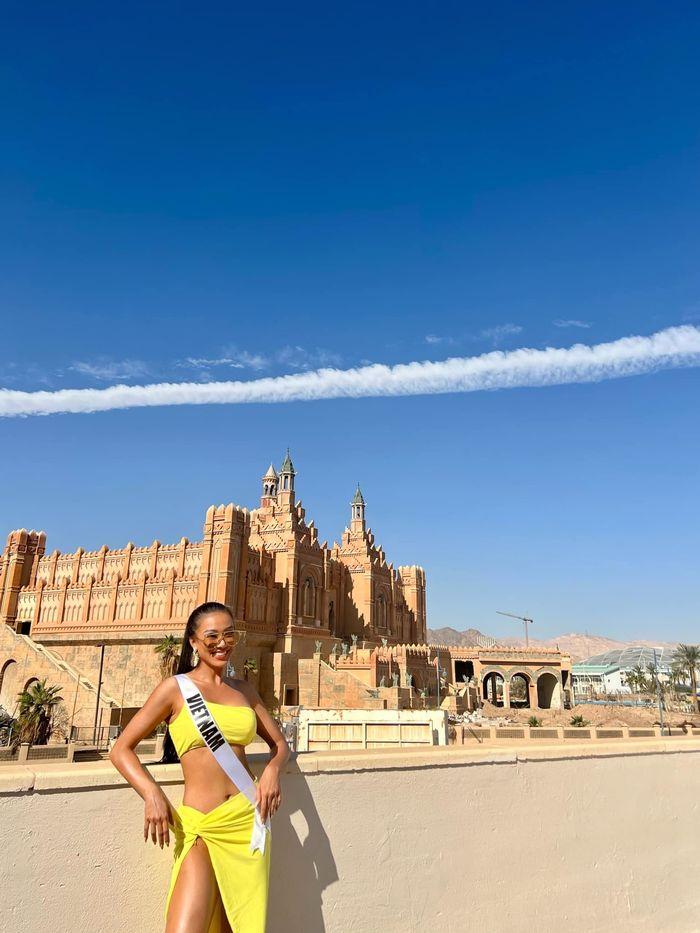 Kim Duyên lần đầu diện bikini khoe cơ bụng hết sảy ở Miss Universe-1