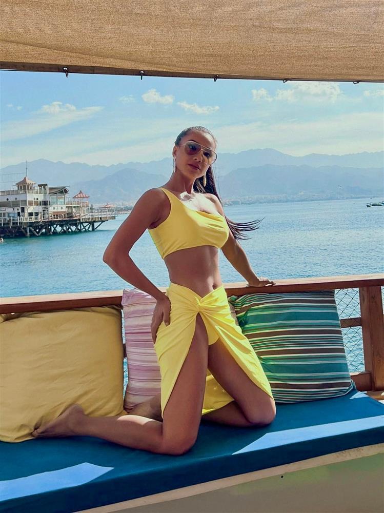 Kim Duyên lần đầu diện bikini khoe cơ bụng hết sảy ở Miss Universe-3