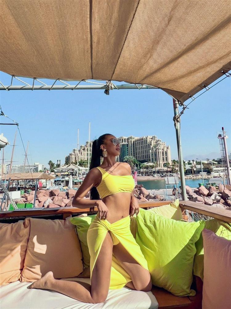 Kim Duyên lần đầu diện bikini khoe cơ bụng hết sảy ở Miss Universe-5