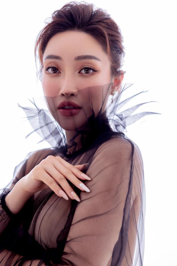 Vợ kém 16 tuổi của Chi Bảo bụng bầu vượt mặt vẫn tự tin chụp nude-3