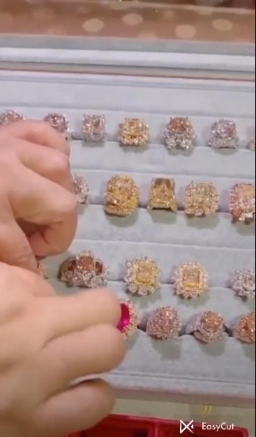 Đọ BST kim cương hàng khủng của bà Phương Hằng và Johnny Đặng-9