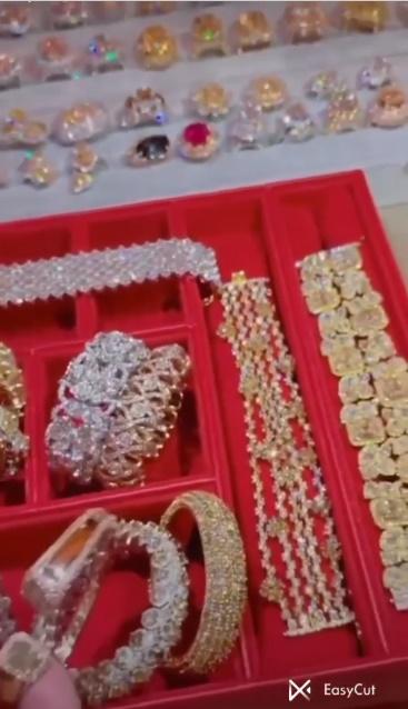 Đọ BST kim cương hàng khủng của bà Phương Hằng và Johnny Đặng-10