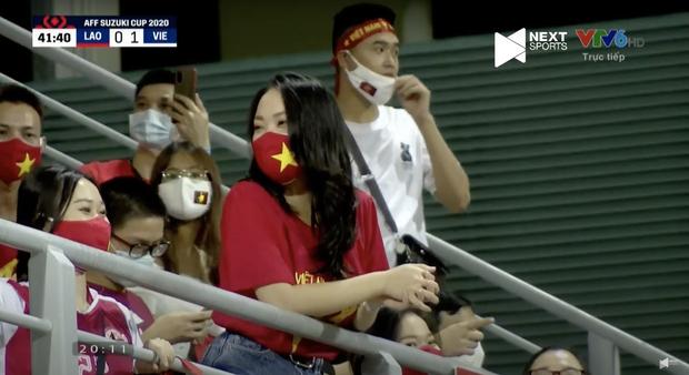 Camera man nước bạn tia được cả gái xinh Việt đi cổ vũ bóng đá-3