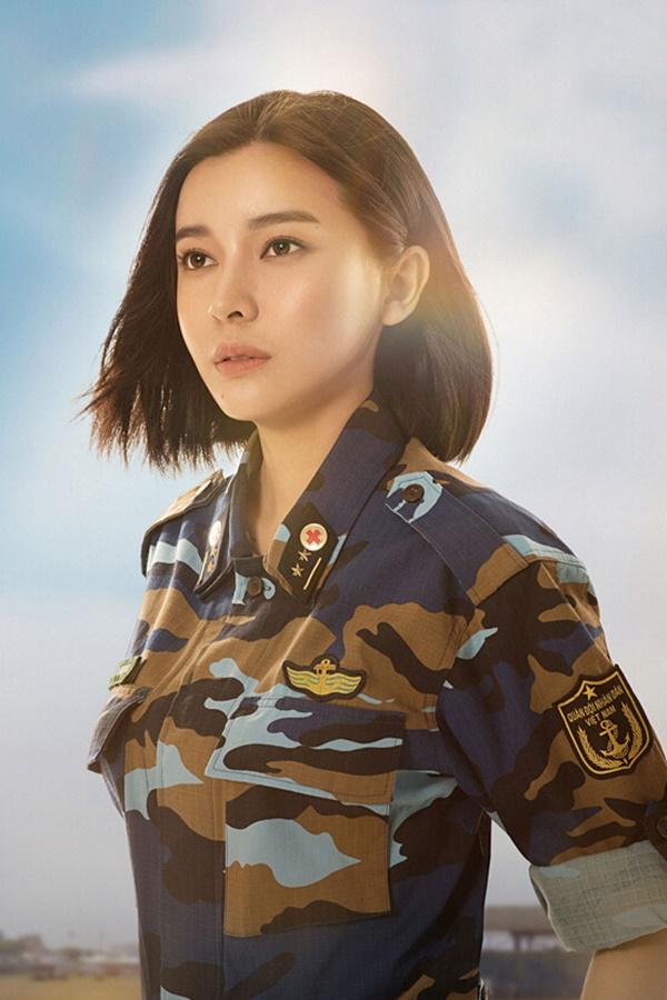 Nữ quân nhân Vbiz: Phương Oanh khí chất ngút ngàn chưa bằng 1 người!-3