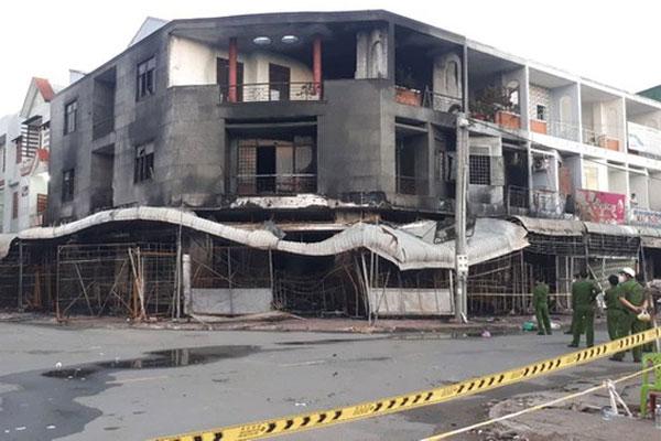 Vụ cháy 4 người cùng tử vong: Bố mẹ ôm chặt 2 con đến giây cuối-1