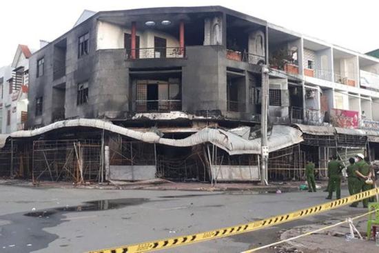 Vụ cháy 4 người cùng tử vong: Bố mẹ ôm chặt 2 con đến giây cuối