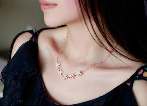 Đánh ghen chồng tặng dây chuyền xa xỉ cho gái lạ, tôi lĩnh trọn hậu quả-1