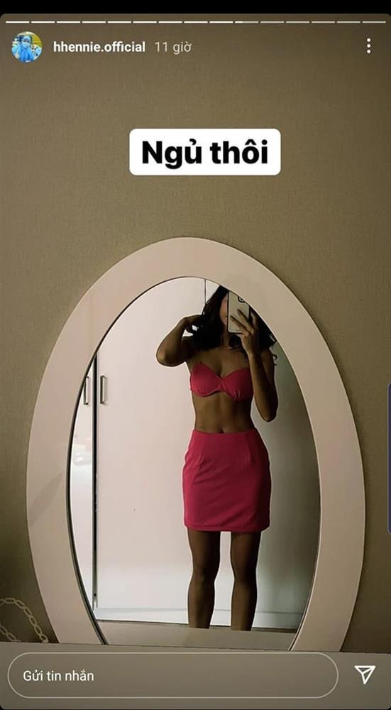 Sao Việt tẽn tò vì mặc ngược đồ: Thảm nhất Lệ Quyên-4