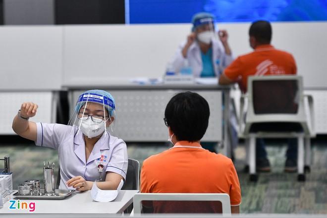 TP.HCM bắt đầu tiêm vaccine mũi 3 từ 10/12-1