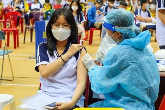 Hà Nội đính chính thông tin 'hoàn trả 2 lô vaccine Covid-19 tăng hạn'