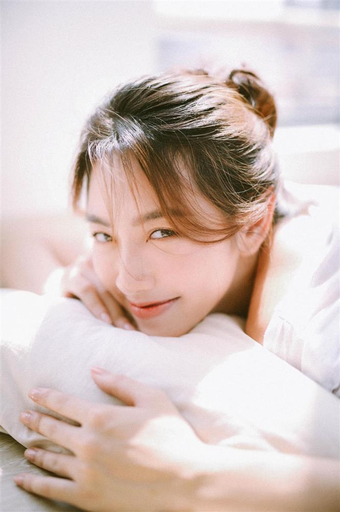 Xả vai Miss Grand International, Thùy Tiên để mặt mộc đi nhậu-4