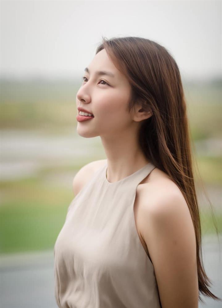 Xả vai Miss Grand International, Thùy Tiên để mặt mộc đi nhậu-6