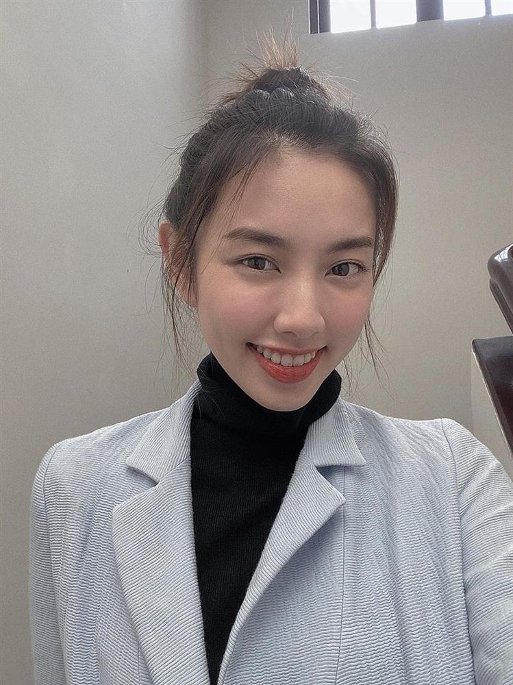 Xả vai Miss Grand International, Thùy Tiên để mặt mộc đi nhậu-7