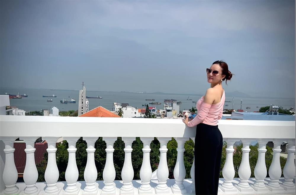 Chiêm ngưỡng loạt biệt thự khủng của Vy Oanh-3