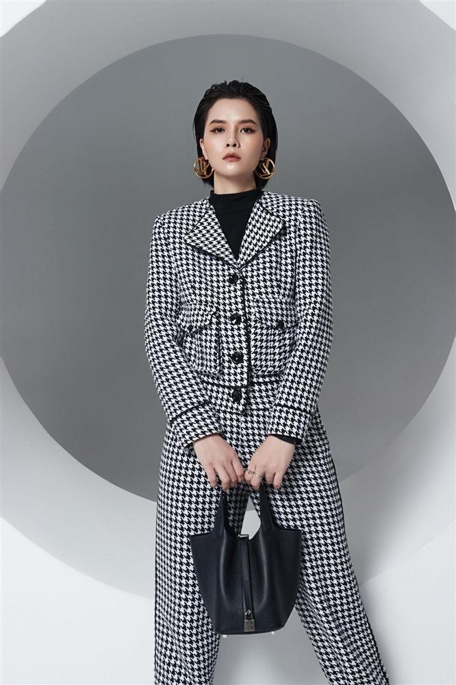 Witch nỗ lực chinh phục thị trường thời trang cao cấp-2