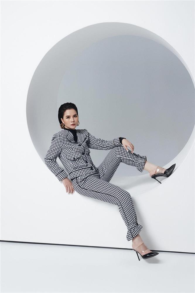 Witch nỗ lực chinh phục thị trường thời trang cao cấp-4