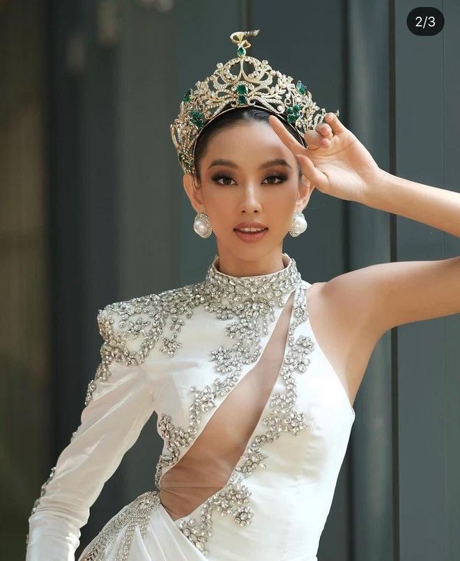 Thùy Tiên chặt chém dàn Á hậu bằng váy lộ chân ngực sexy-1